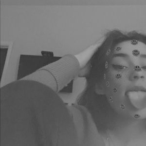 Meet your Posher, Olivia